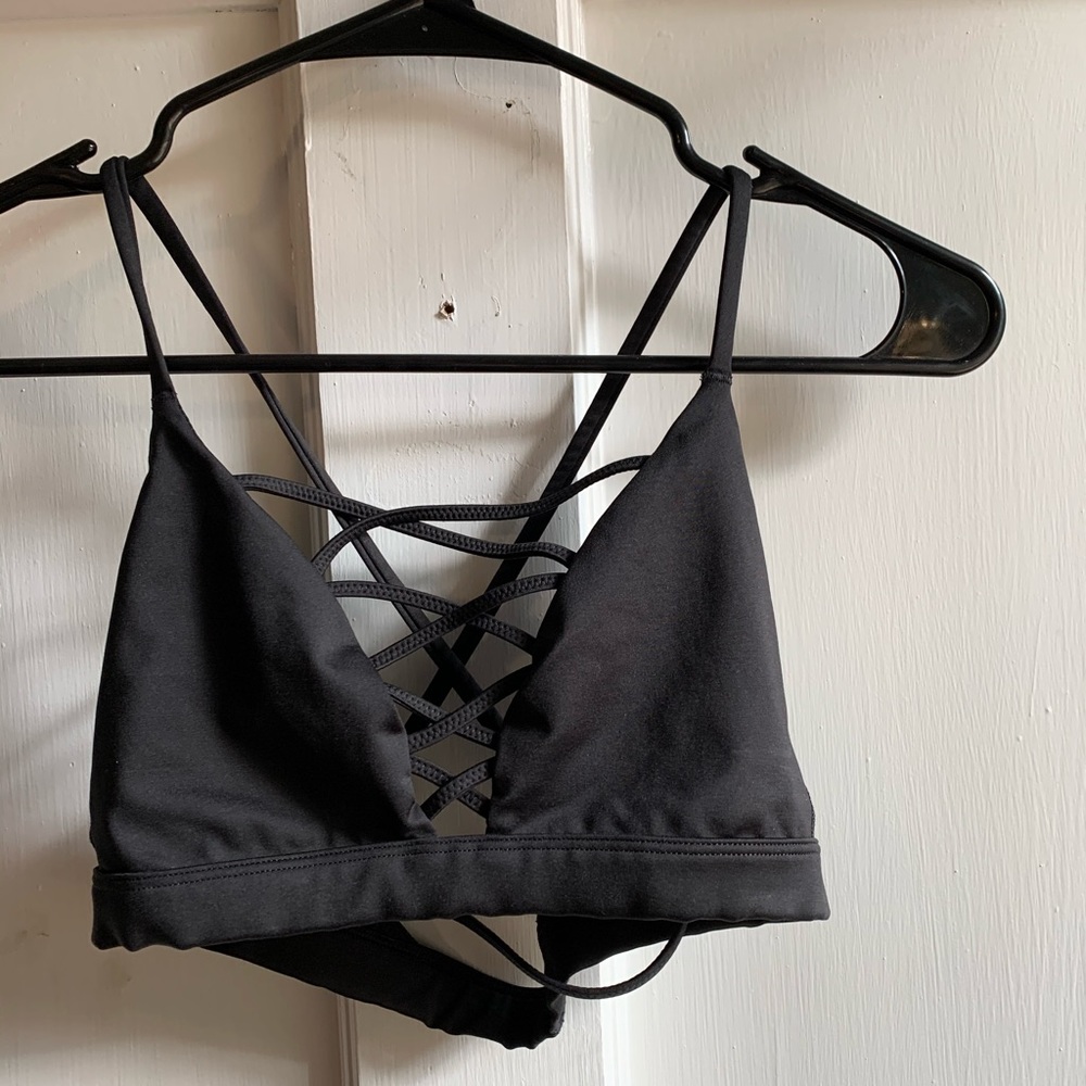 Two sports bras VICTORIAS SECRET SPORT